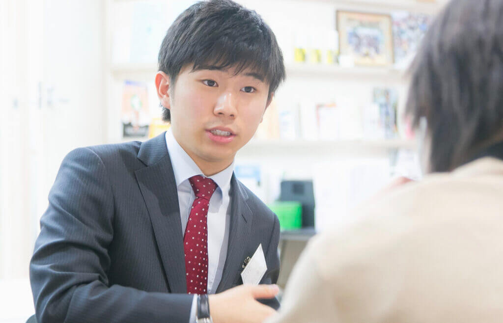 AO入試について説明する講師